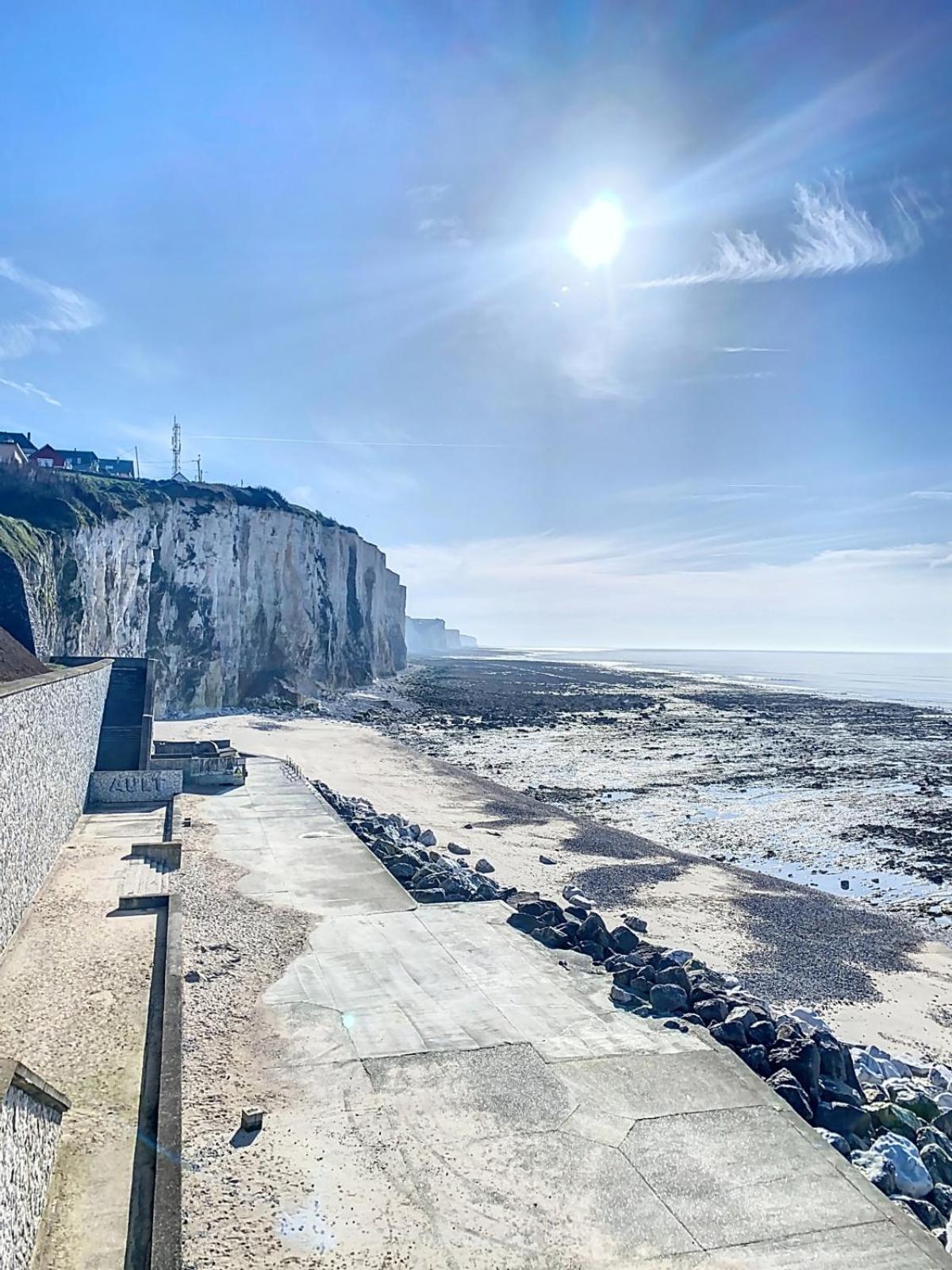 Appartement Rêves Salés avec vue mer imprenable à Ault Extérieur photo